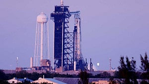 SpaceX delays mission meant to retrieve stuck astronauts