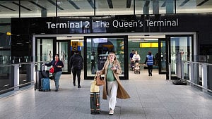 Heathrow Airport orders probe into shutdown