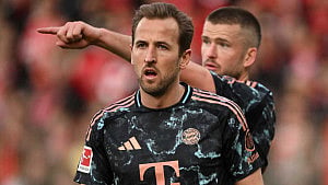 Bayern held after late Union Berlin goal