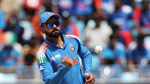 ফেরার ম‍্যাচে কোহলির দুর্দান্ত সেঞ্চুরি