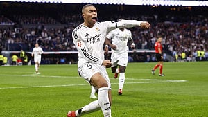 Ancelotti focuses on points as Real edge Rayo