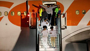 Venezuela receives hundreds of deported migrants from US