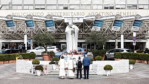Pope showing improvement: Vatican
