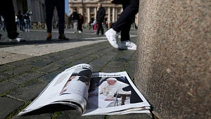 Pope thanks well-wishers for support