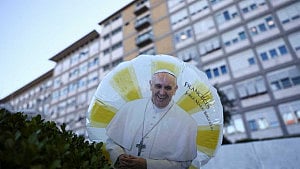 Pope battles pneumonia, rumours of resignation