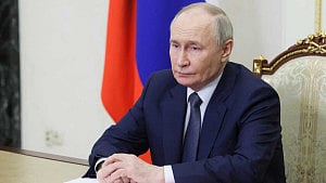 Putin speaks to UAE president on Ukraine, OPEC+