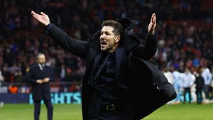Simeone's Atletico face scrutiny after trophy drought