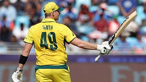 Smith retires from ODIs