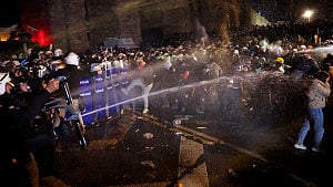 Tense protests grow in Turkey over Istanbul mayor's detention