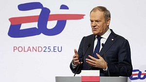 Tusk cautions 'friends' against arrogance after Starlink spat