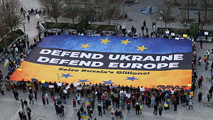 EU leaders support Zelensky after US aid freeze