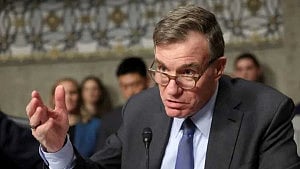 Trump team scrambles to handle fallout from Signal chat