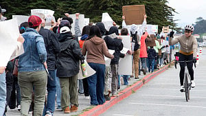25,000 fired US workers reinstated by court order