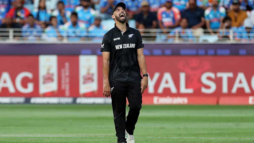 ICC Men's Champions Trophy - Final - India v New Zealand - Dubai International Stadium, Dubai, United Arab Emirates - Mar 9, 2025 New Zealand's Daryl Mitchell reacts after dropping a catch to dismiss India's Shubman Gill REUTERS/Satish Kumar