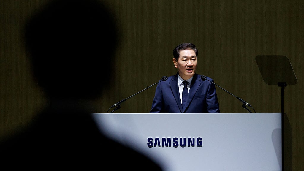 Han Jong-hee, co-chief executive officer of Samsung Electronics Co, speaks at the company's annual general meeting at the Suwon Convention Center in Suwon, South Korea, Mar 19, 2025. SeongJoon Cho/Pool via REUTERS