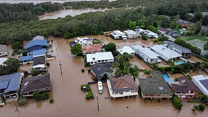 Torrential rain ravages Australian towns