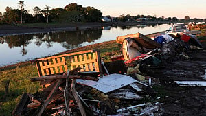 Sikh food charity serves free meals for flood-hit Australians