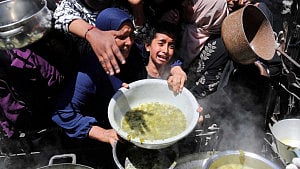 Gaza population faces risk of famine: global hunger monitor