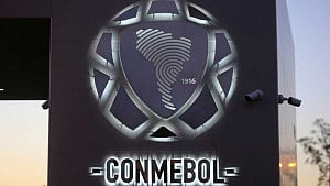 CONMEBOL imposes closed-door matches on Colo Colo