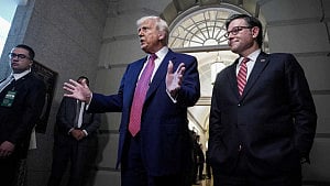 Trump struggles to convince Republican holdouts on tax bill