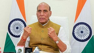 India calls for oversight of Pakistan's nuclear weapons