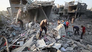Israel intensifies Gaza bombardment