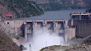 India weighs plan to slash Pakistan water supply