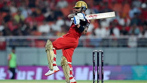 Kohli closer to maiden IPL title