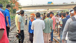Student hit by train dies while filming on tracks
