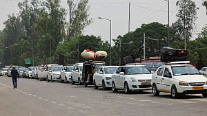 Pakistani Kashmir closes seminaries fearing military strikes