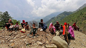 Villagers evacuated from line of fire along India-Pakistan border