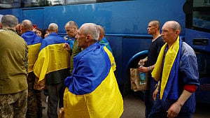 Russia, Ukraine complete largest prisoner swap