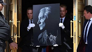 Russians pay last respects to ballet maestro Grigorovich
