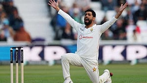 Raza arrives in the nick of time to lead Lahore to PSL title