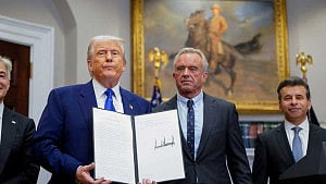 Trump signs executive order to curb pharma prices