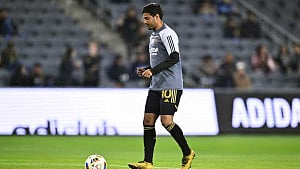 Ex-Arsenal, Sociedad attacker Vela retires