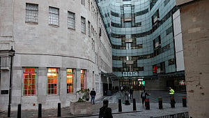 Trump threatens $5bn lawsuit against BBC
