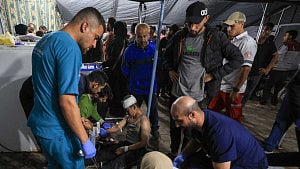 Israeli airstrikes kill 25 Palestinians in Gaza