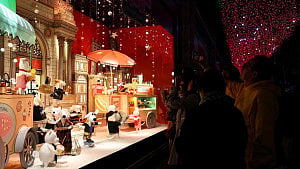 Luxury brands face holiday test amid slow rebound