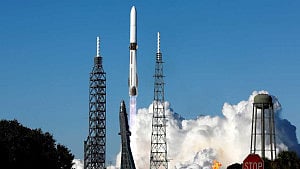 Blue Origin's New Glenn rocket deploys Mars satellites
