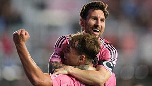 Messi brace as Miami advance past Nashville