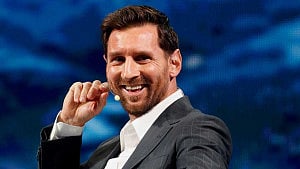 Messi visits Barca’s Camp Nou, eyes return