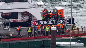 UK to rescind benefits for asylum seekers
