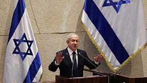 Netanyahu seeks pardon in corruption trial