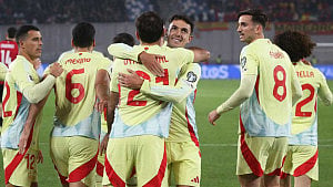 Oyarzabal brace seals Spain World Cup spot