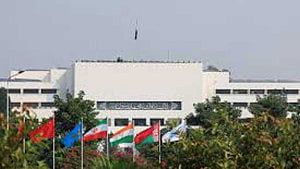 Pakistan parliament approves more powers for army chief