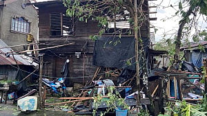 1 dead as Typhoon Kalmaegi hits Philippines