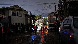 Dozens killed as Typhoon Kalmaegi hits Philippines