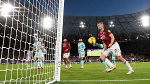 West Ham roar back to beat Burnley