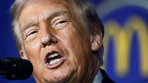 Trump floats talks with Maduro, declines to rule out troops